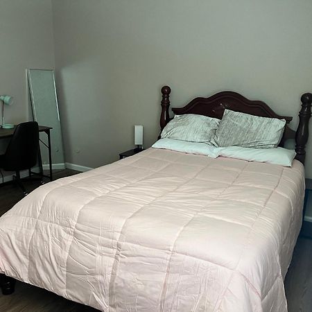 Serene 2Bed 1Bath Condo With Parking Fresno Ngoại thất bức ảnh