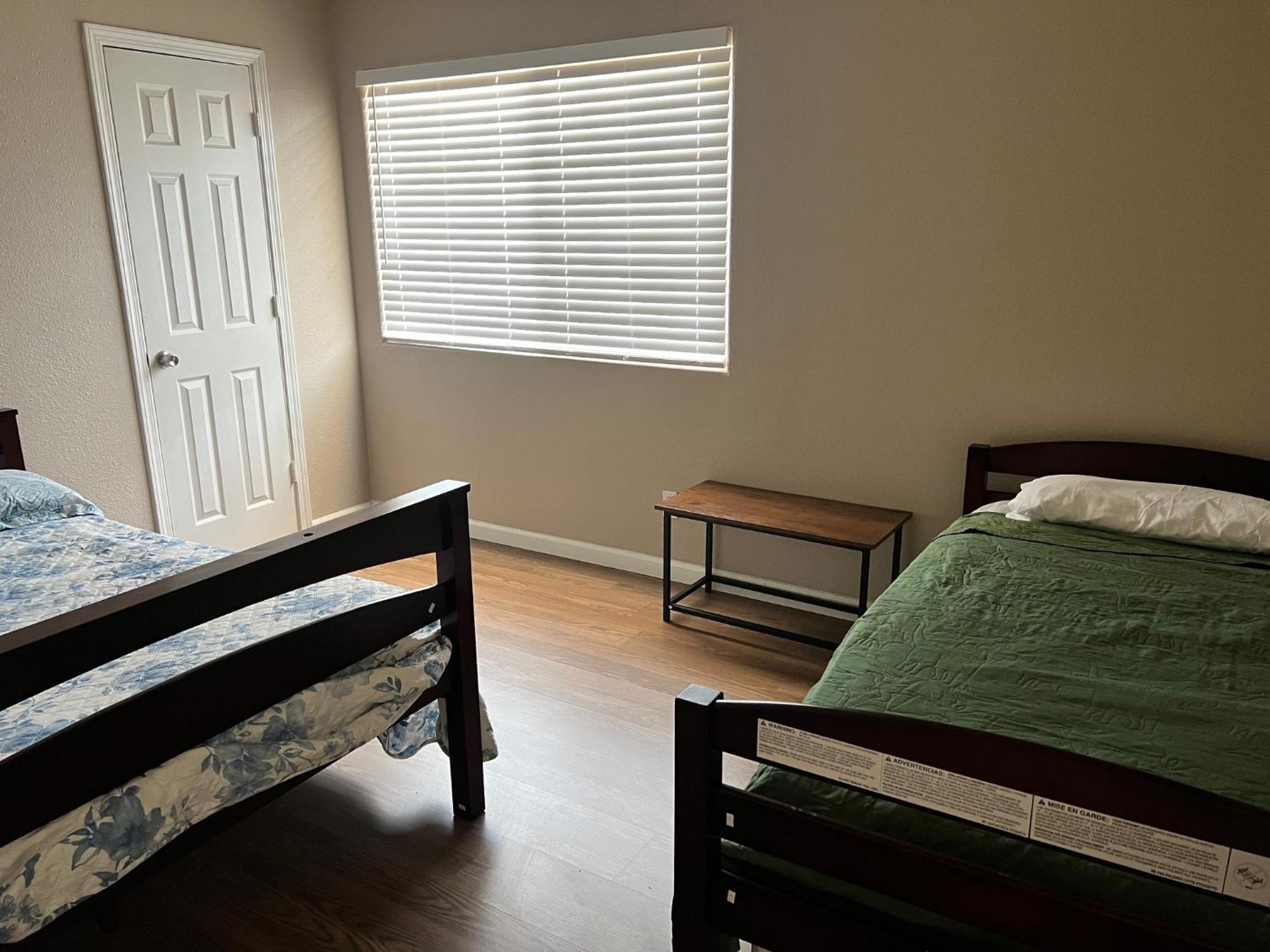 Serene 2Bed 1Bath Condo With Parking Fresno Ngoại thất bức ảnh