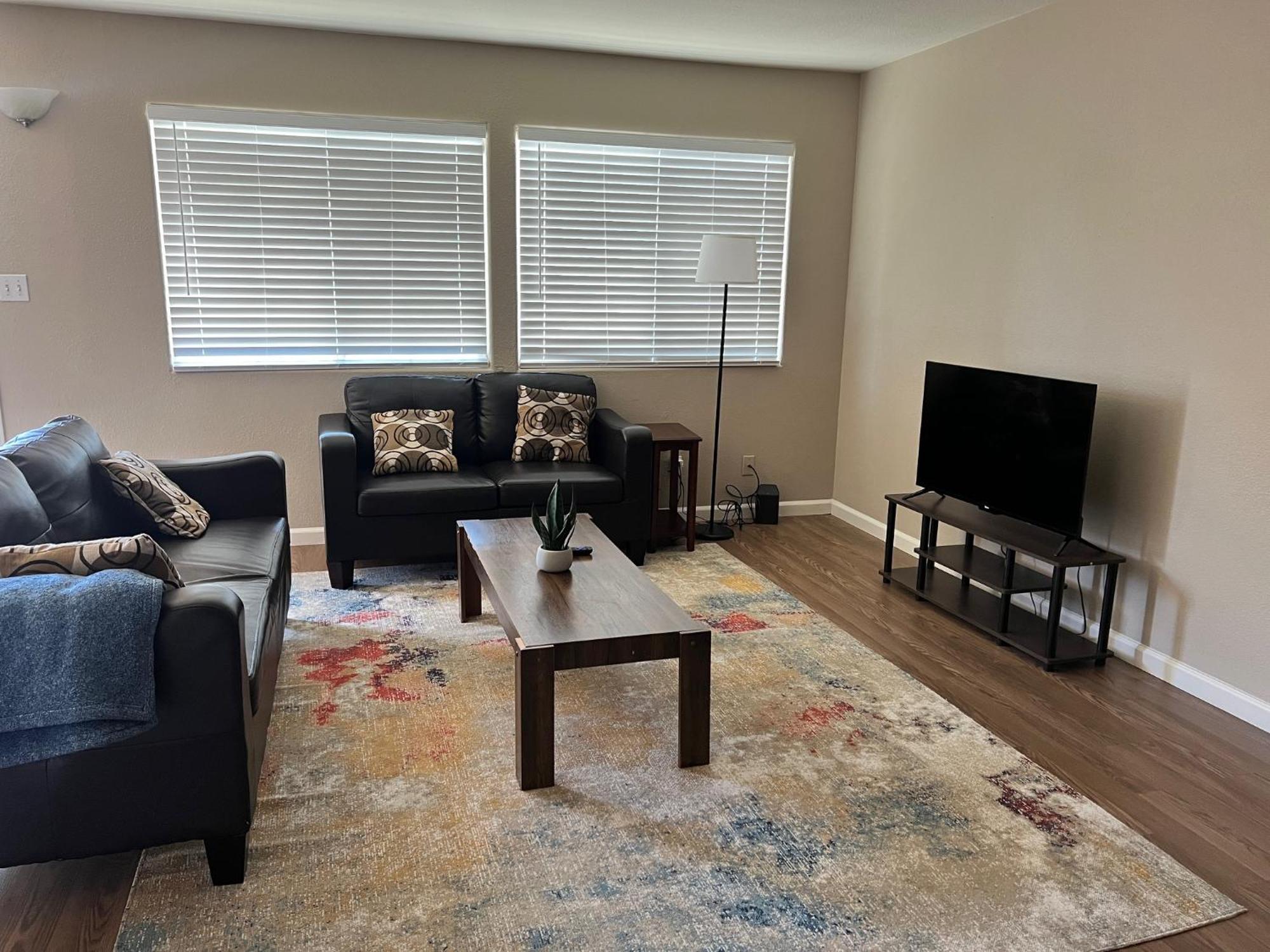 Serene 2Bed 1Bath Condo With Parking Fresno Ngoại thất bức ảnh